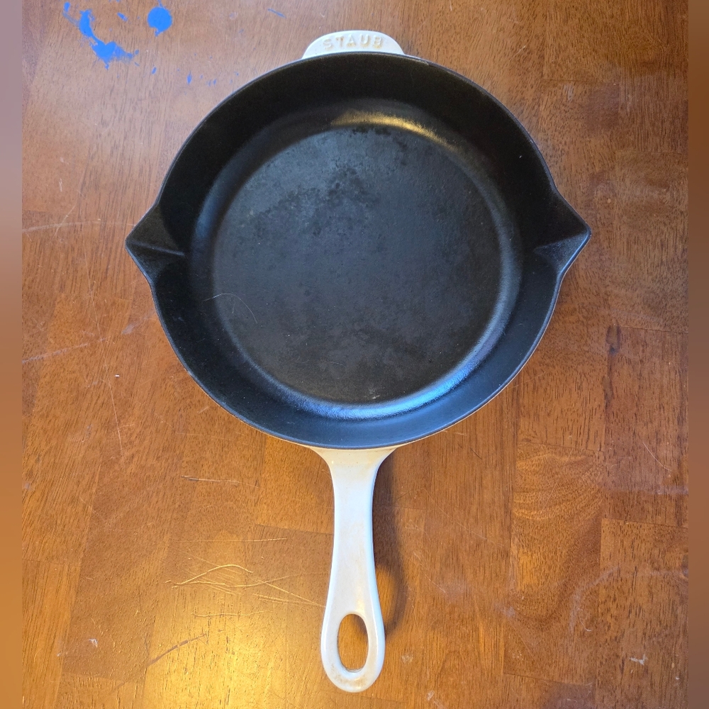 STAUB 10-inch (26cm) White Enameled Cast Iron Traditional Deep Skillet used
